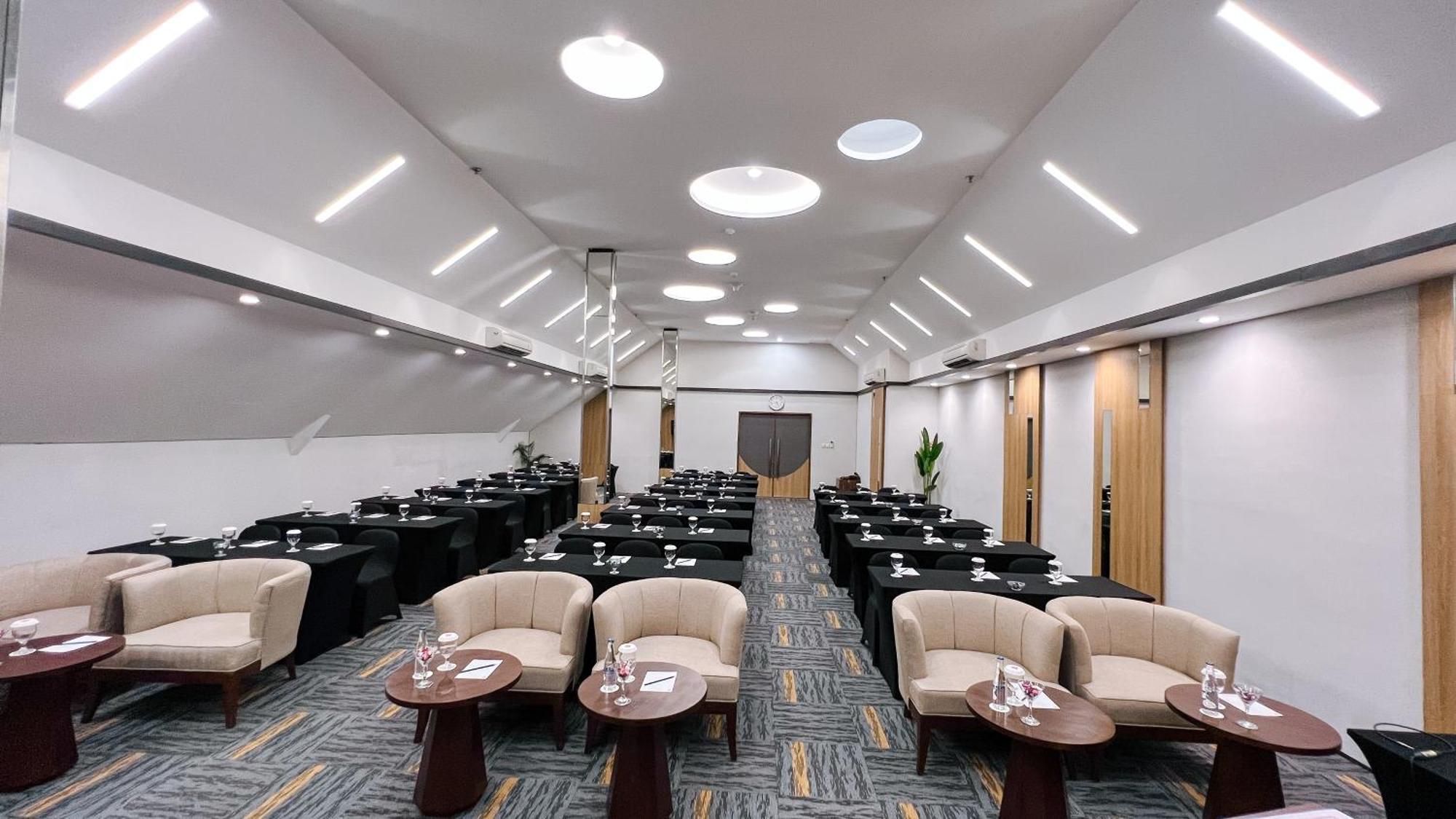 J4 Hotels Legian Εξωτερικό φωτογραφία