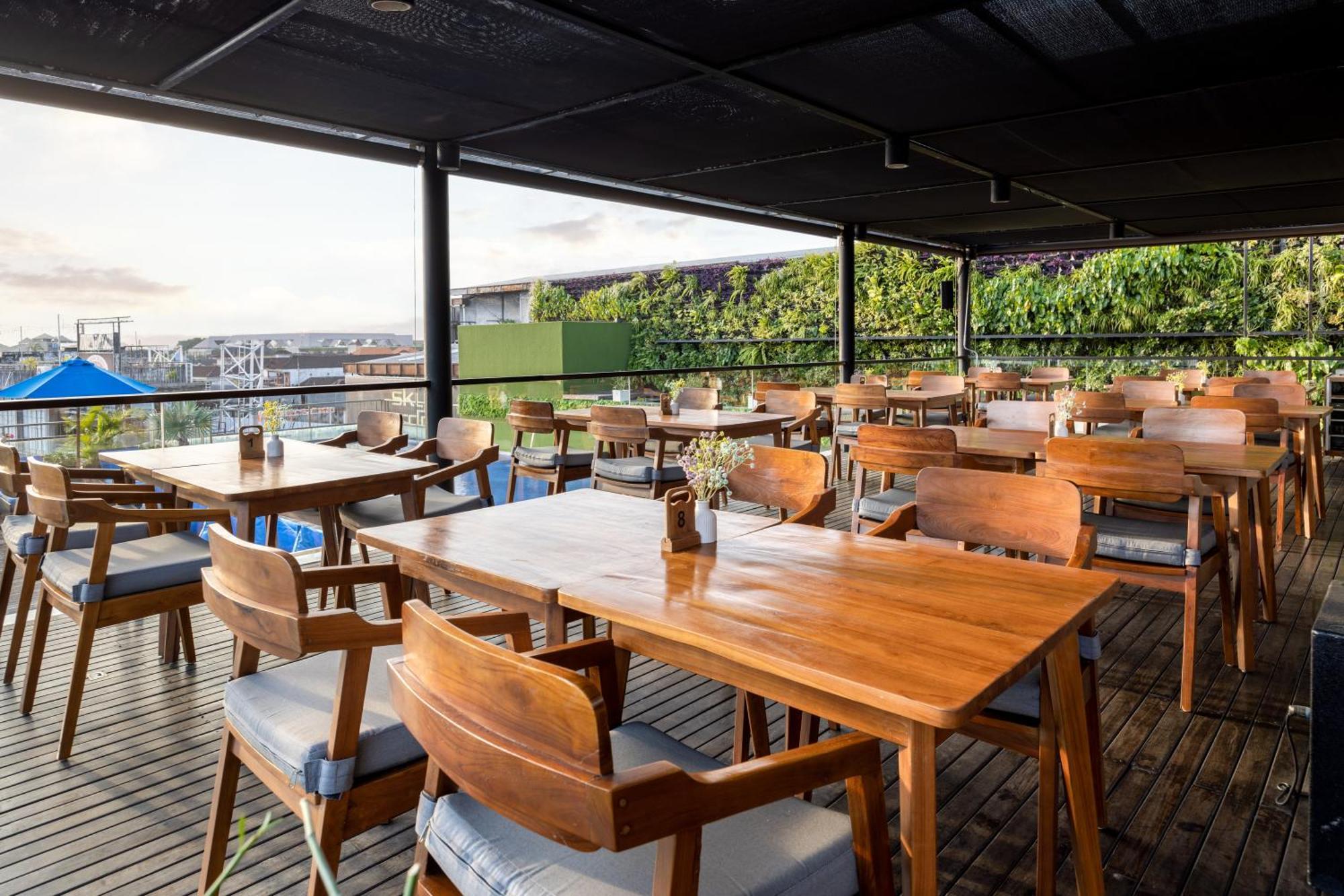 J4 Hotels Legian Εξωτερικό φωτογραφία