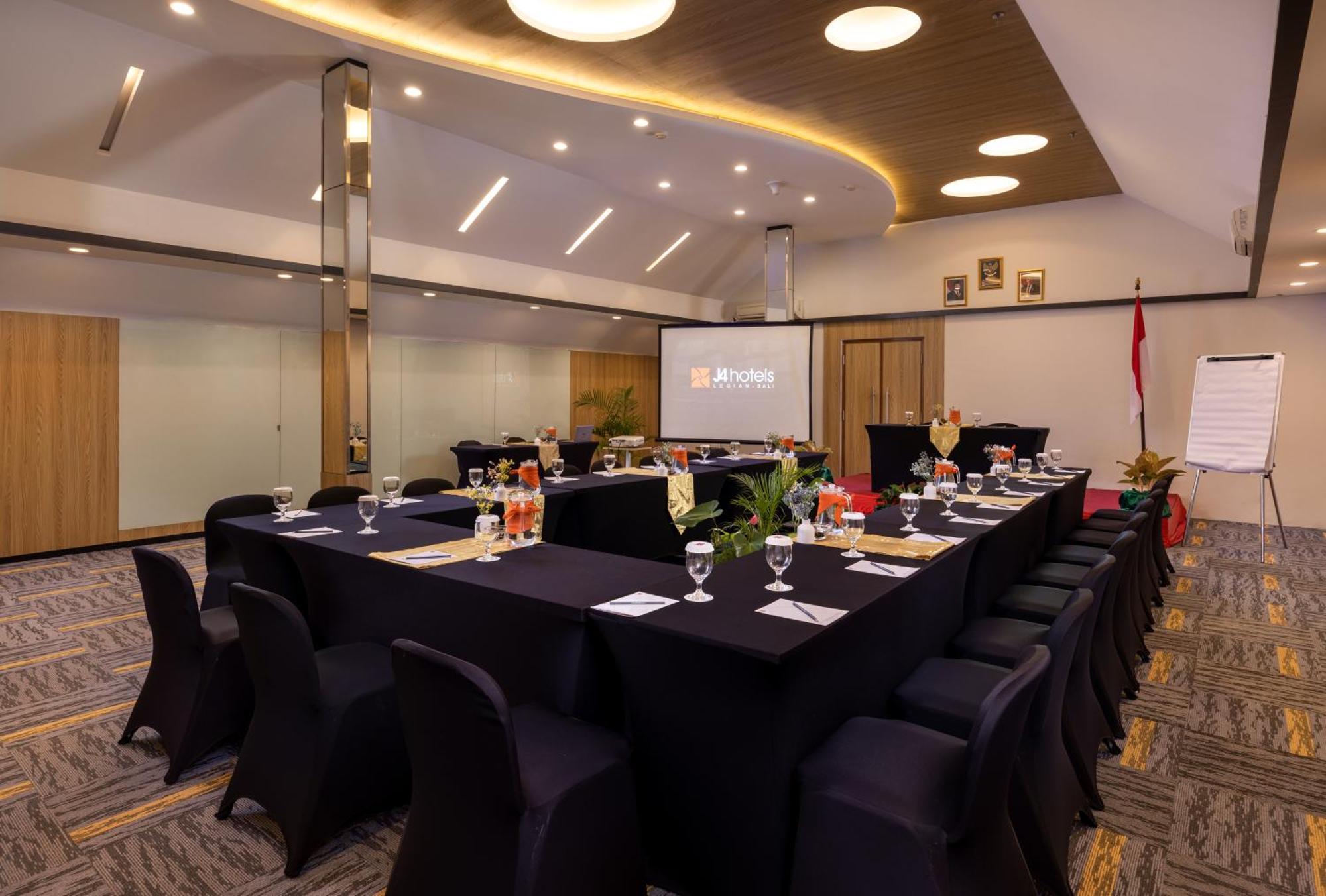 J4 Hotels Legian Εξωτερικό φωτογραφία